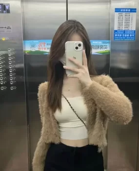 南京依依美女