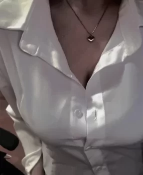 介绍一个大学生模特，钱到位什么都行那种