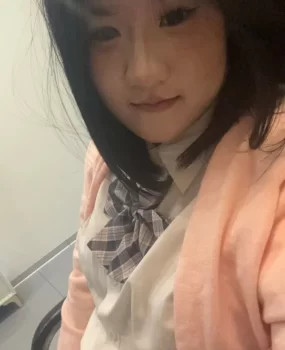 18岁学生妹冲冲冲