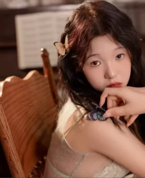 又紧又嫩刚满18小学妹