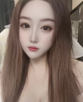 小妹子紧致小翘臀