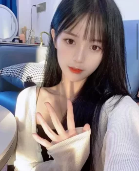 赣州粉嫩多汁骚货