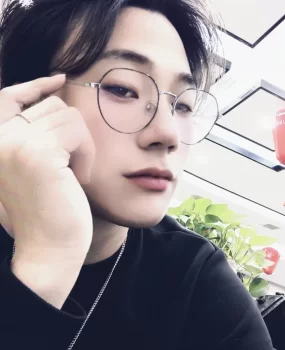 男模，长的还行