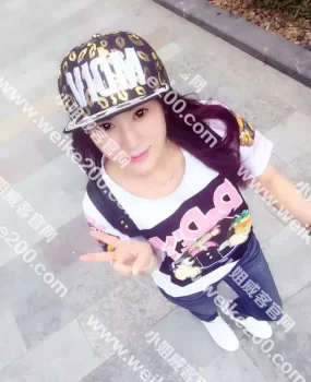 FACE系的美女不光漂亮做起服务也非常给力！