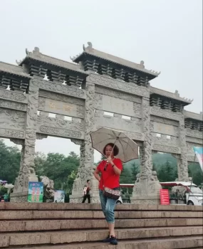 一个玩的开的老熟，人也不错