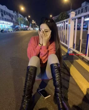 福建厦门大学生兼职，逼太紧插不进