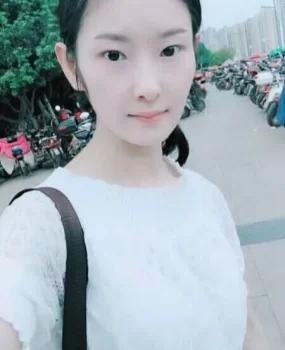 性价比高的年轻少妇